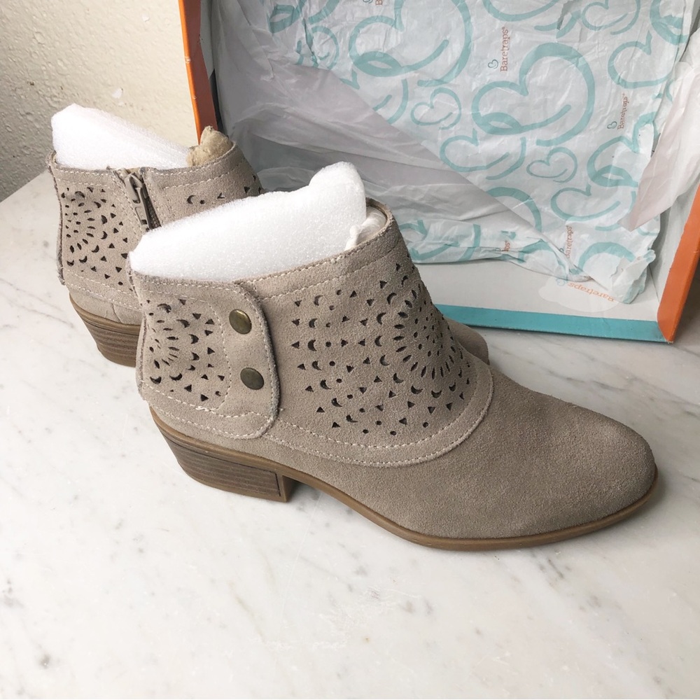 BareTraps Gaige Suede Leather Bootie Cobblestone - 7.5 W Taupe Zip side